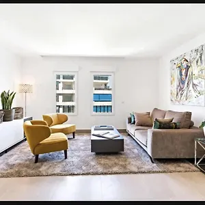 Puerto Banus Luxury Located In Harbor Apartment